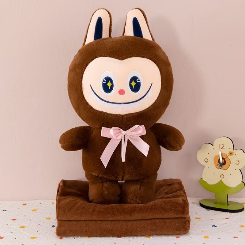 Maskotka Labubu z Kocyk