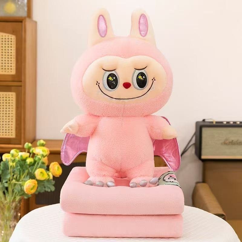 Maskotka Labubu z Kocyk