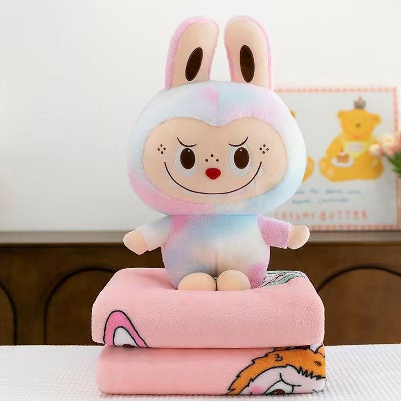 Maskotka Labubu z Kocyk